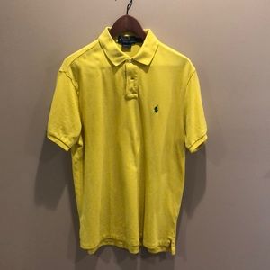 Men’s yellow polo